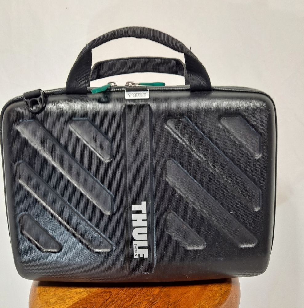 Thule Black Hard Shell Computer Case - image 1